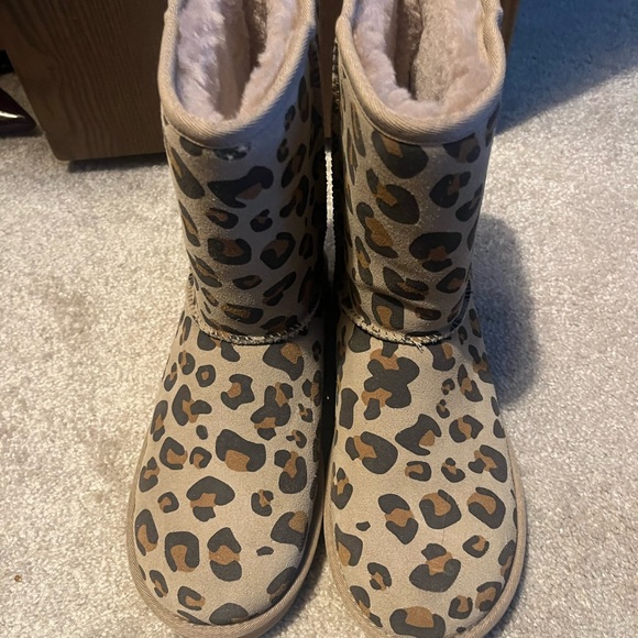 NWT UGG Classic Short II Bootie size 8 - Picture 13 of 13